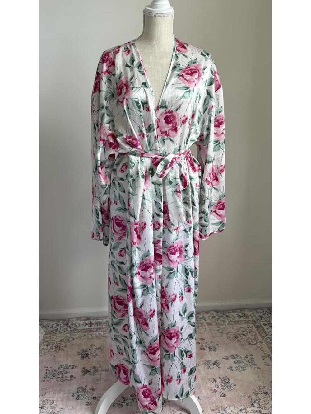 VINTAGE Floral Satin Wrap Robe with Tie Waist